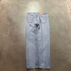 Vintage Levi's 505 men's light‎ wash jeans USA made 2002 36